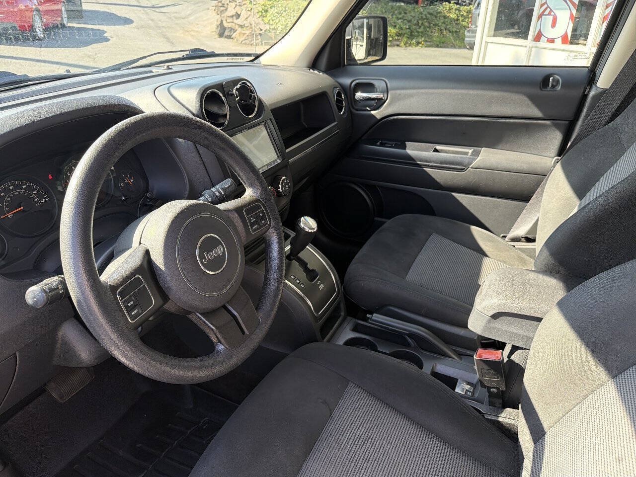 Used 2016 Jeep Patriot Sport w/ Power Value Group AWD/4WD image 31
