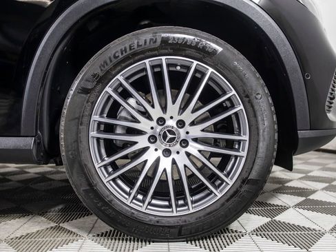 Used 2024 Mercedes-Benz GLC 300 4MATIC image 38