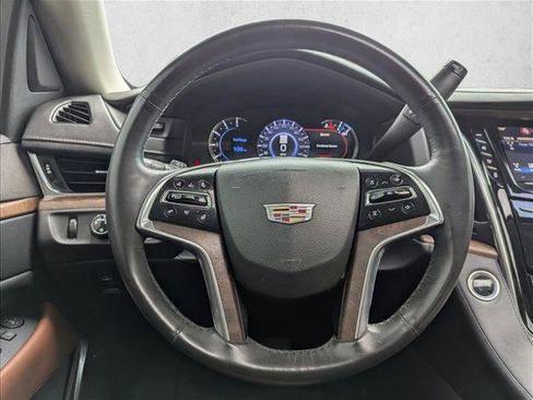 Used 2017 Cadillac Escalade ESV Premium Luxury RWD image 15