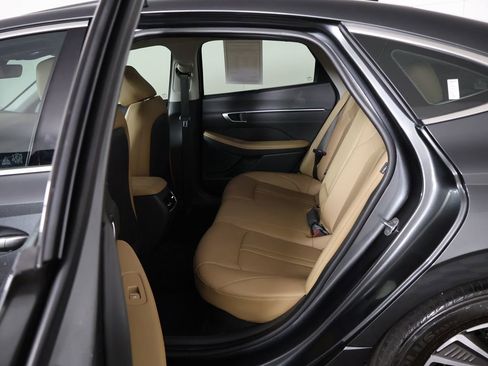 Used 2025 Hyundai Sonata Limited FWD image 35