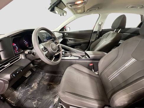 Used 2022 Hyundai Elantra SEL image 19