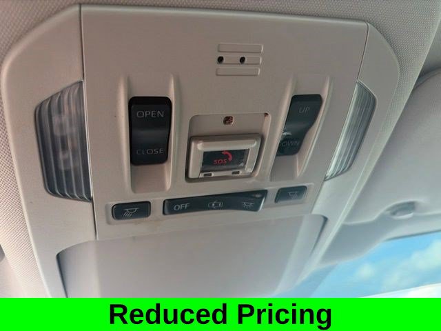 Used 2020 Toyota Highlander XLE AWD/4WD image 31