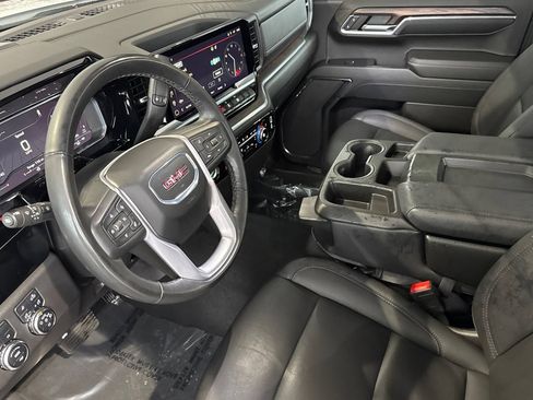 Used 2024 GMC Sierra 1500 SLT AWD/4WD image 9