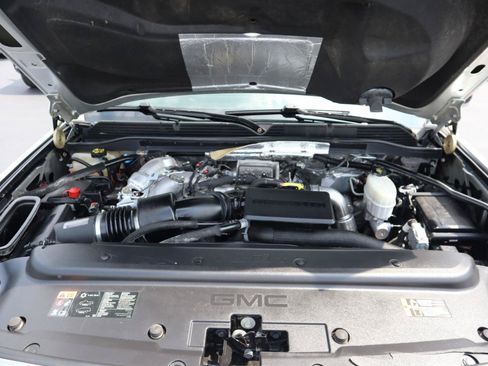 Used 2018 GMC Sierra 2500 Denali w/ Duramax Plus Package AWD/4WD image 19
