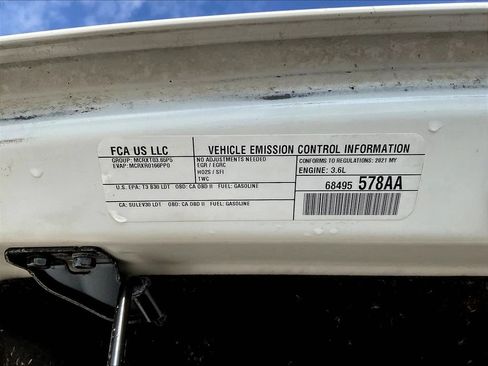 Used 2021 Jeep Gladiator Sport AWD/4WD image 32