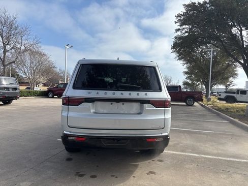 Used 2023 Jeep Wagoneer Series II image 6