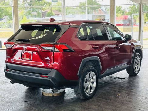 Used 2022 Toyota RAV4 LE AWD/4WD image 7