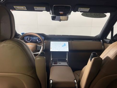 Certified 2024 Land Rover Range Rover SE image 28