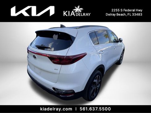 Certified 2022 Kia Sportage EX w/ EX Technology Package image 2