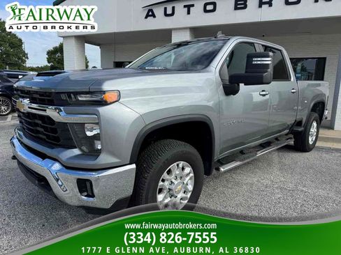 Used 2024 Chevrolet Silverado 2500 LT w/ Safety Package AWD/4WD image 2
