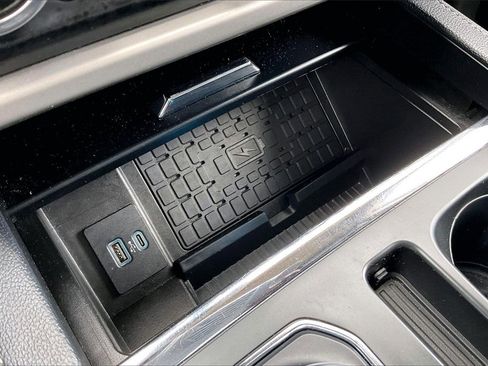 Certified 2024 Ford Expedition XLT image 24