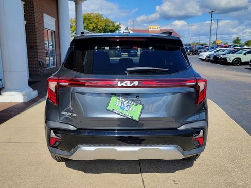 Used 2024 Kia Seltos EX image 7