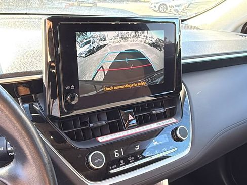 Used 2023 Toyota Corolla Cross LE image 17