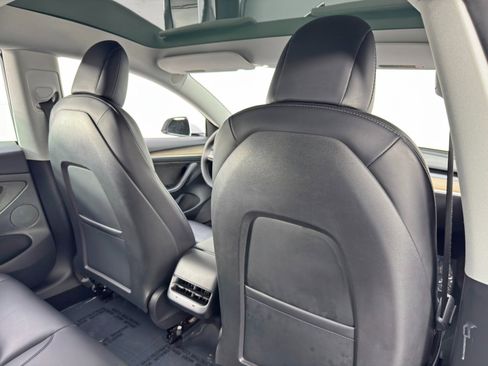 Used 2021 Tesla Model 3 Performance image 37