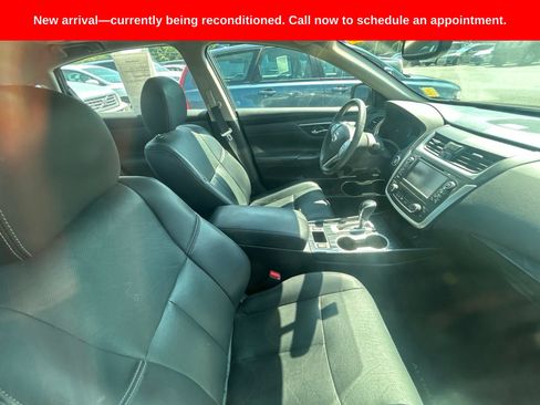 Used 2016 Nissan Altima 2.5 SL w/ 2.5 Technology w/LED Package FWD image 6