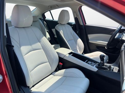 Used 2018 MAZDA MAZDA3 Grand Touring FWD image 9