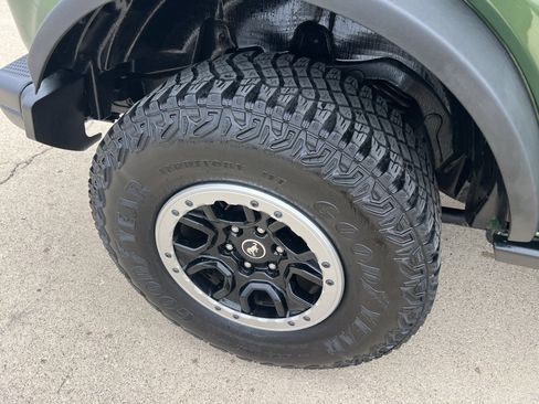 Used 2023 Ford Bronco Badlands image 4