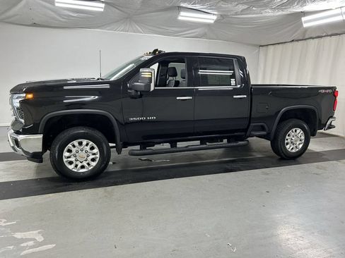 Used 2024 Chevrolet Silverado 3500 LTZ w/ LTZ Premium Package AWD/4WD image 6