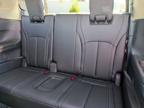 New 2026 INFINITI QX60 Luxe w/ Family Package image 15