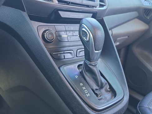 Used 2022 Ford Transit Connect XL image 16