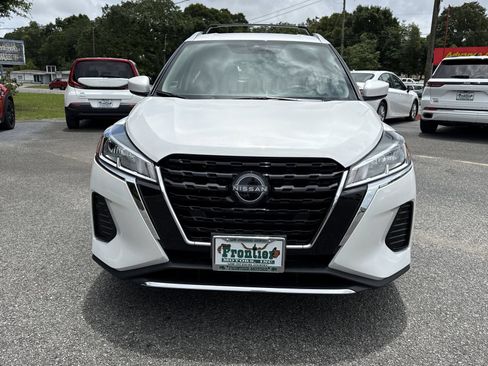 Used 2023 Nissan Kicks SV w/ Exterior Package FWD image 8