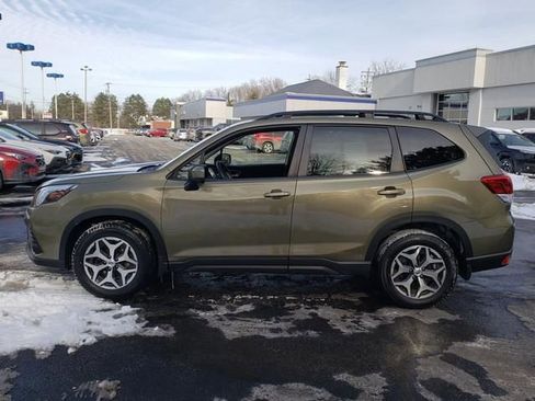 Certified 2023 Subaru Forester Premium image 7