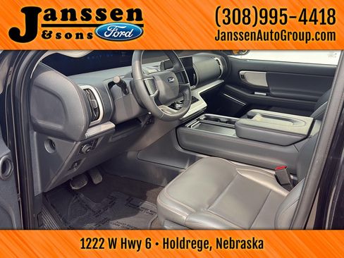 Used 2025 Ford Expedition Max Active AWD/4WD image 16