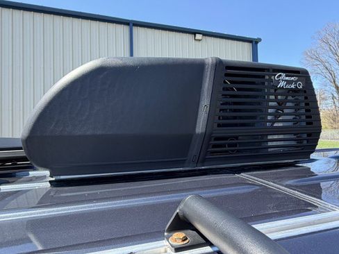 Used 2022 Mercedes-Benz Sprinter 2500 image 28