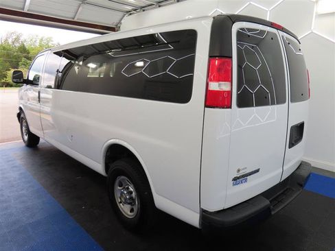 Used 2022 Chevrolet Express 3500 LS RWD image 10