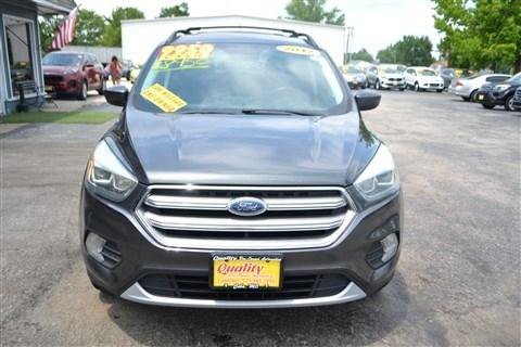 Used 2017 Ford Escape SE w/ SE Leather Comfort Package FWD image 3
