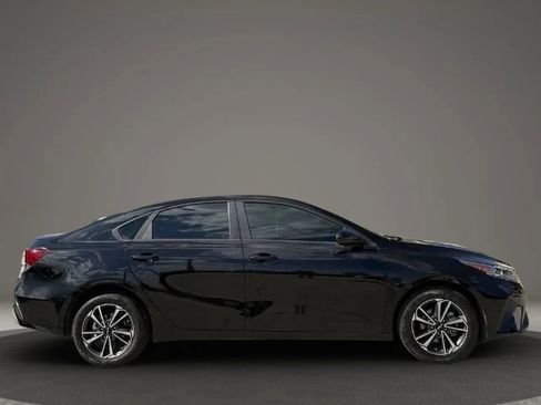 Used 2024 Kia Forte LXS FWD image 7