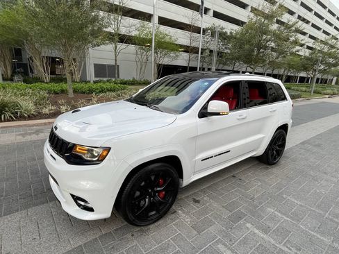 Used 2020 Jeep Grand Cherokee SRT image 3