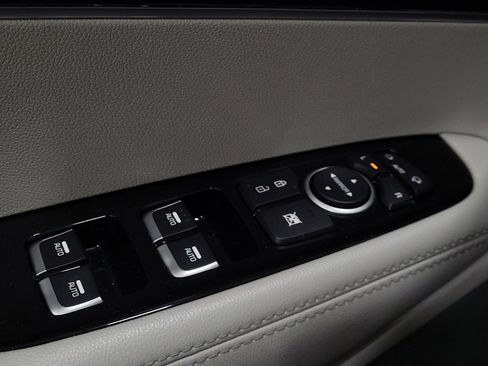 Used 2017 Kia Sorento SX image 27