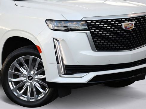 Used 2024 Cadillac Escalade ESV Premium Luxury image 6