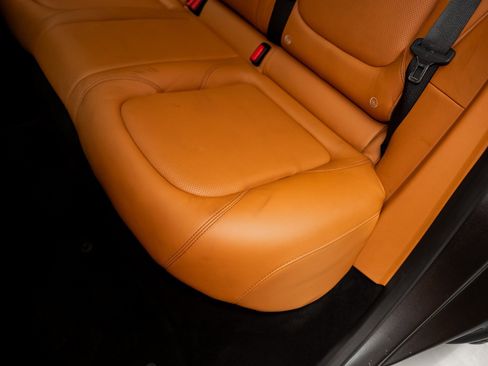 Used 2021 Aston Martin DBX image 64