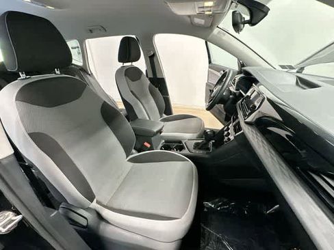 Certified 2023 Volkswagen Taos S FWD image 21