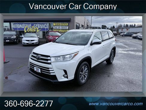 Used 2019 Toyota Highlander XLE image 2