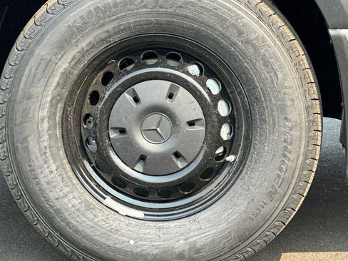 Used 2024 Mercedes-Benz Sprinter 2500 image 24