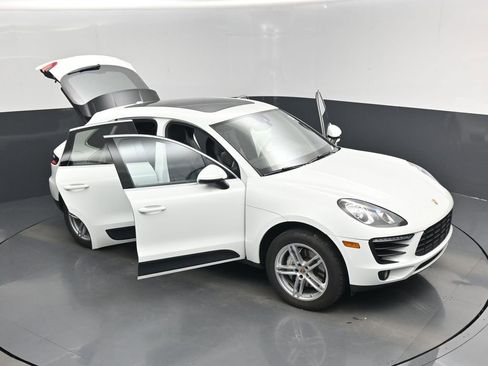 Used 2017 Porsche Macan S AWD/4WD image 19