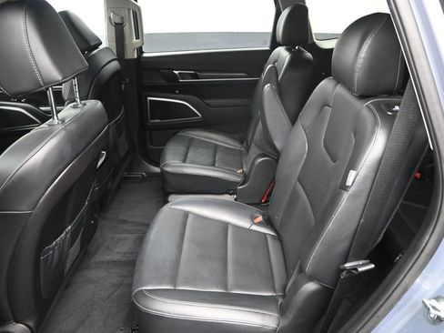 Used 2025 Kia Telluride S AWD/4WD image 31