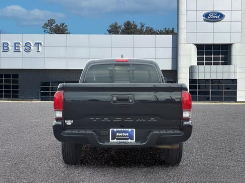 Used 2022 Toyota Tacoma SR RWD image 5