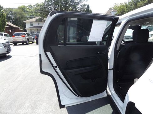 Used 2015 GMC Terrain SLE image 18