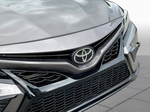 Used 2022 Toyota Camry SE FWD image 29