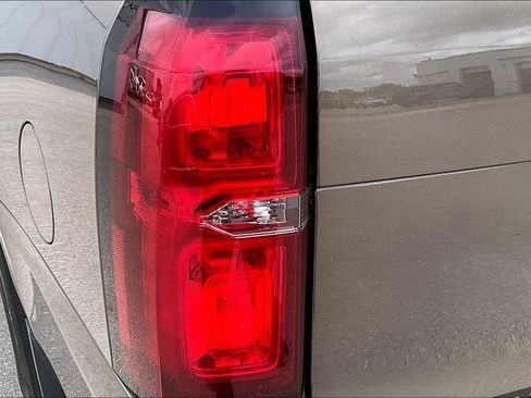 Used 2016 Chevrolet Suburban LS w/ Enhanced Driver Alert Package RWD image 30