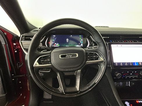 Used 2022 Jeep Grand Cherokee Overland w/ Advanced Protech Group III AWD/4WD image 15