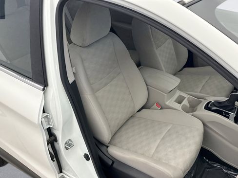 Used 2020 Nissan Rogue Sport SV image 16