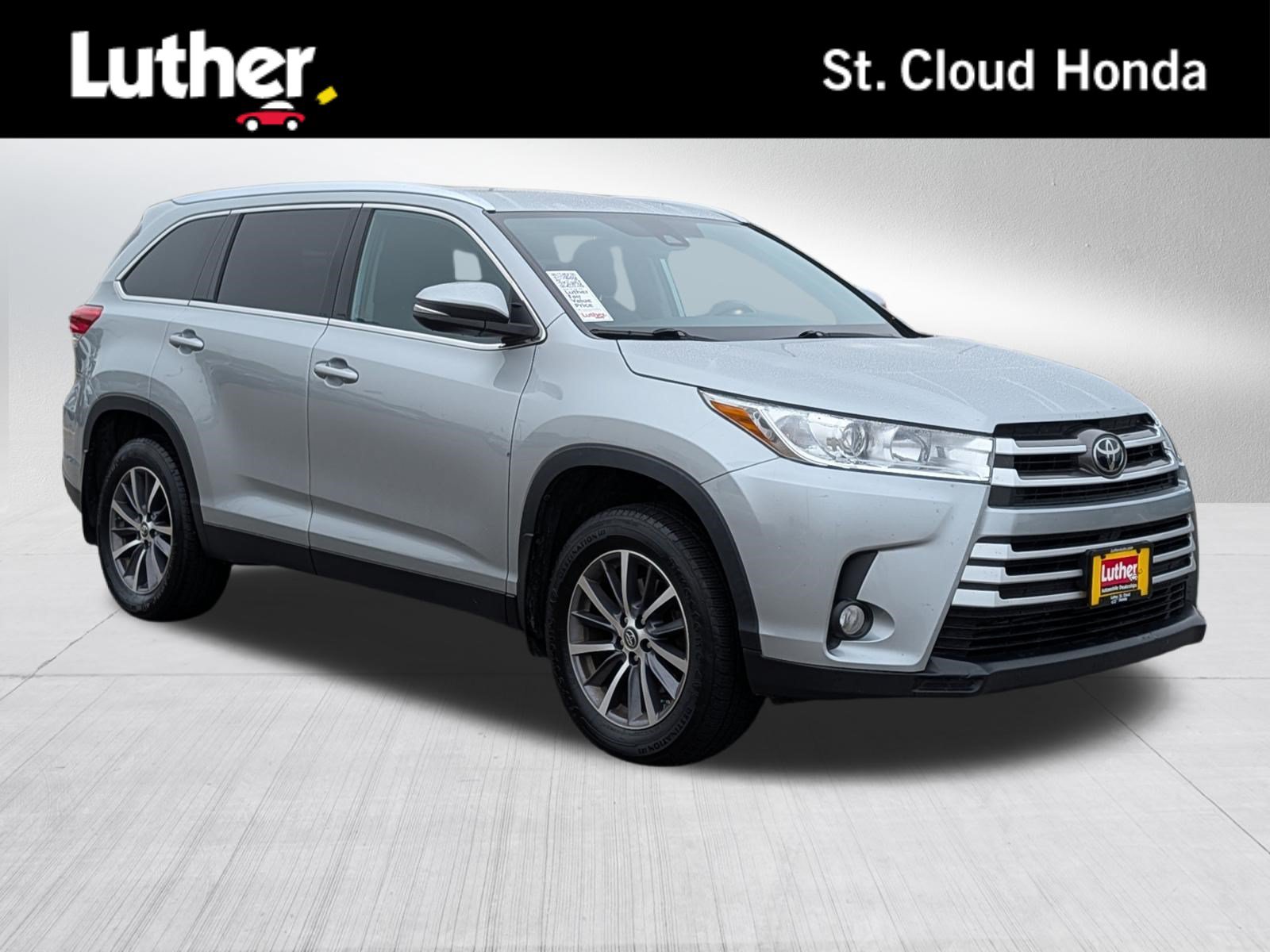 Used 2019 Toyota Highlander XLE AWD/4WD image 1