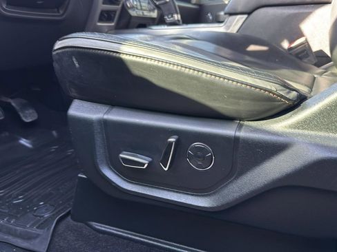 Used 2018 Ford F150 Platinum w/ Equipment Group 701A Luxury image 8