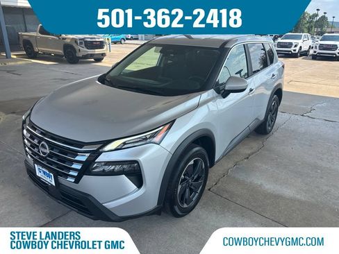 Used 2025 Nissan Rogue SV FWD image 1