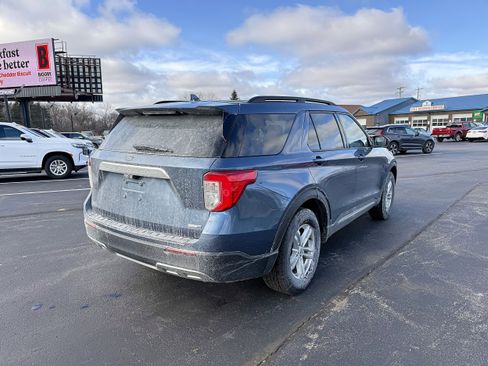 Used 2020 Ford Explorer XLT w/ Equipment Group 202A image 9